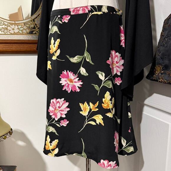 Petite Sophisticate Dresses & Skirts - VTG 90s Petite Sophisticate Black, Pink & Yellow Floral Silk Femme Mini Skirt